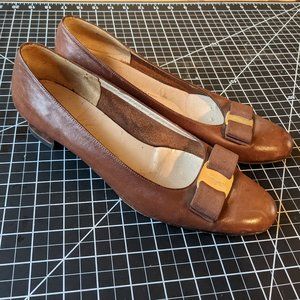 Ferragamo bow low 1.5in heels 9.5B - vintage, great